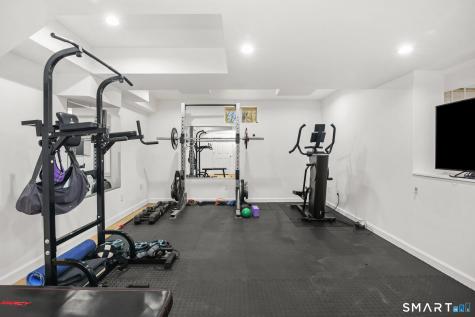 323 Smith Ridge Road New Canaan CT 06840