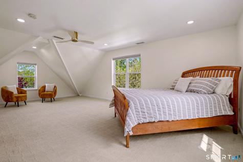 53 Oakland Drive Trumbull CT 06611
