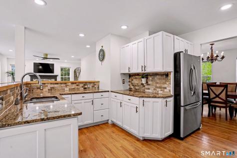 53 Oakland Drive Trumbull CT 06611