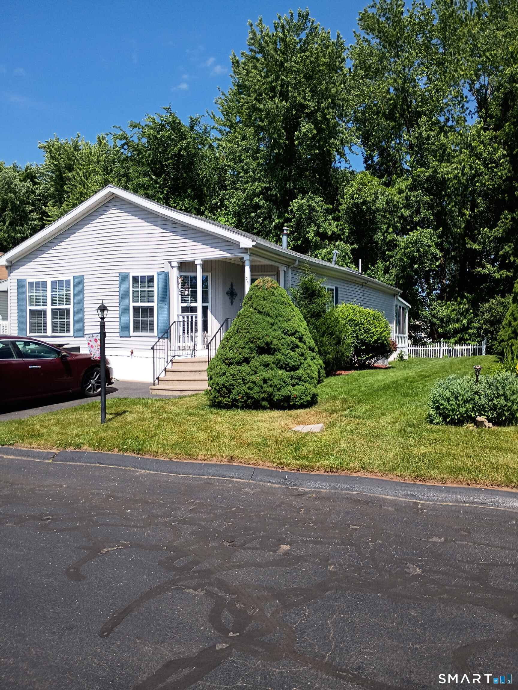 23 Laurel Circle East Windsor CT 06088