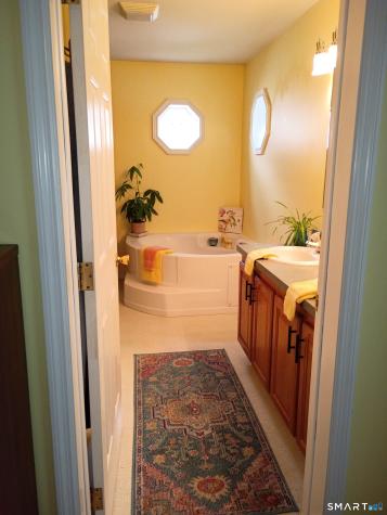 23 Laurel Circle East Windsor CT 06088