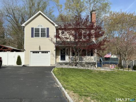 6 Candlewood Drive East Hampton CT 06424