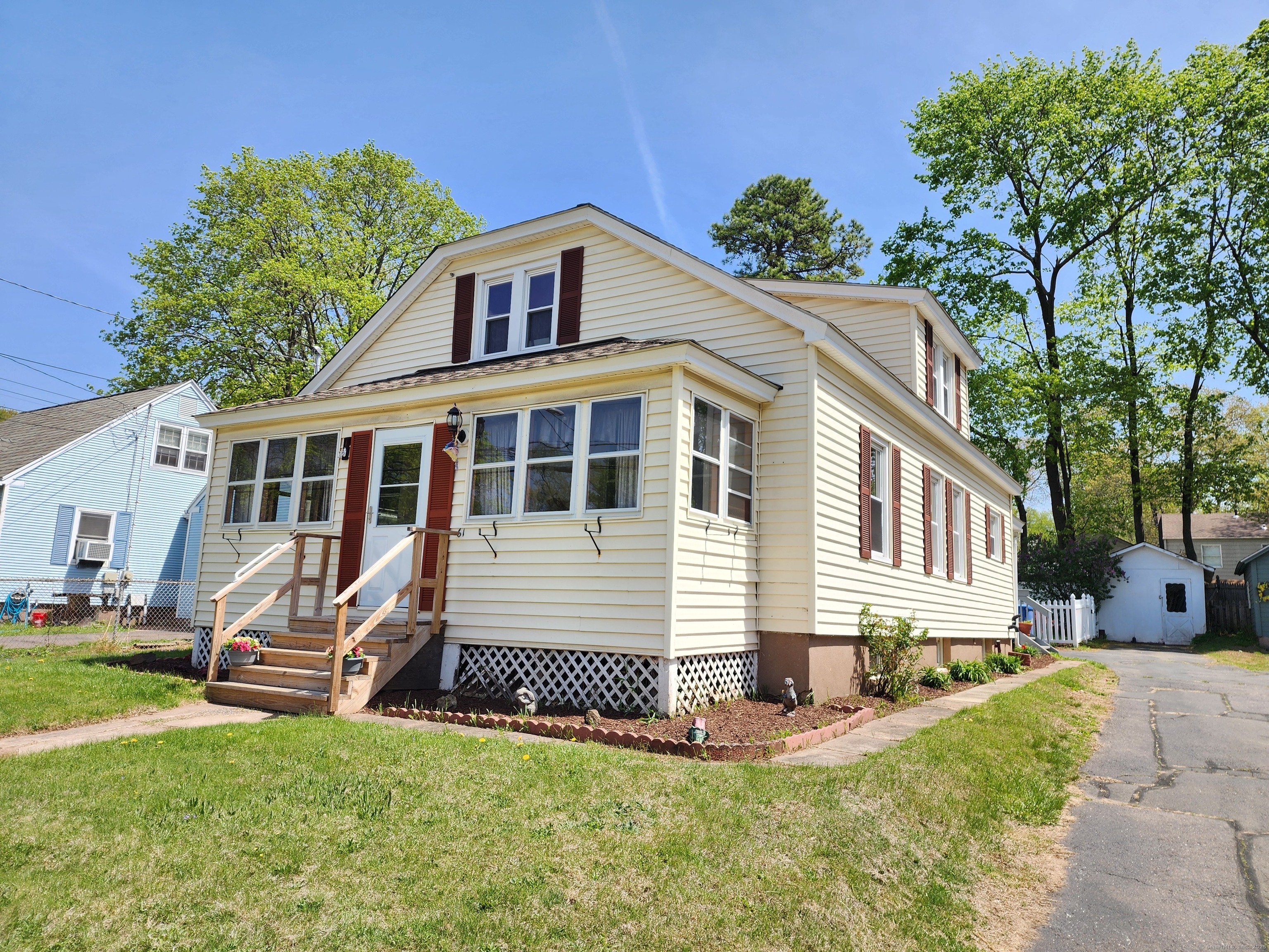 61 Hawthorne Street Manchester CT 06042