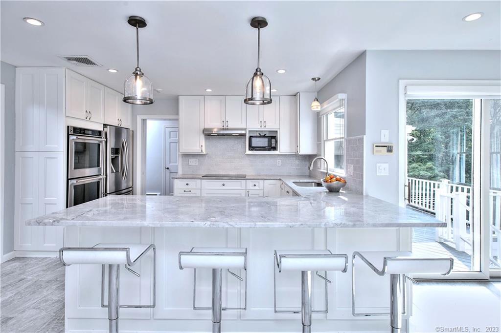 10 Wahackme Lane New Canaan CT 06840