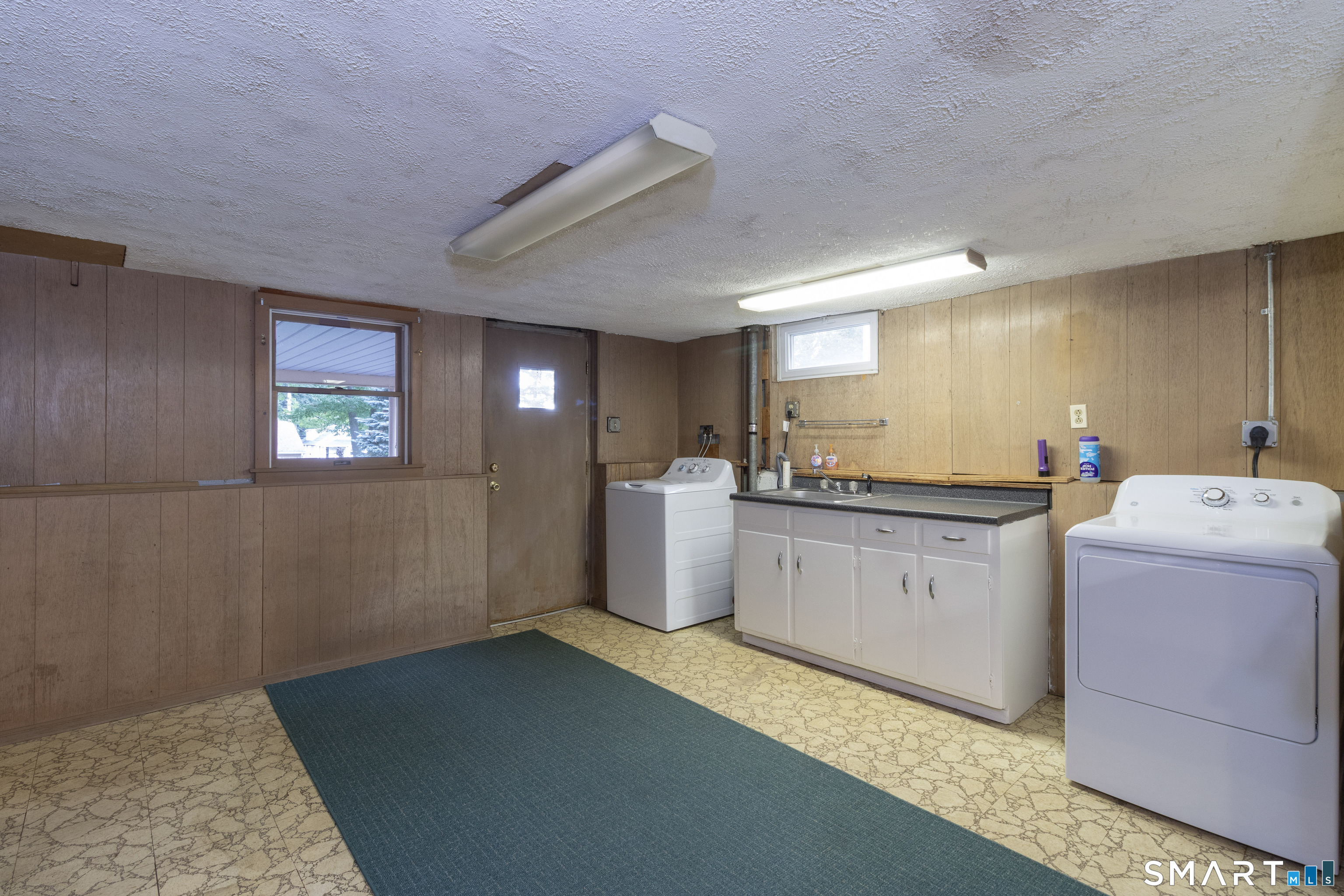 17 Honor Road West Haven CT 06516
