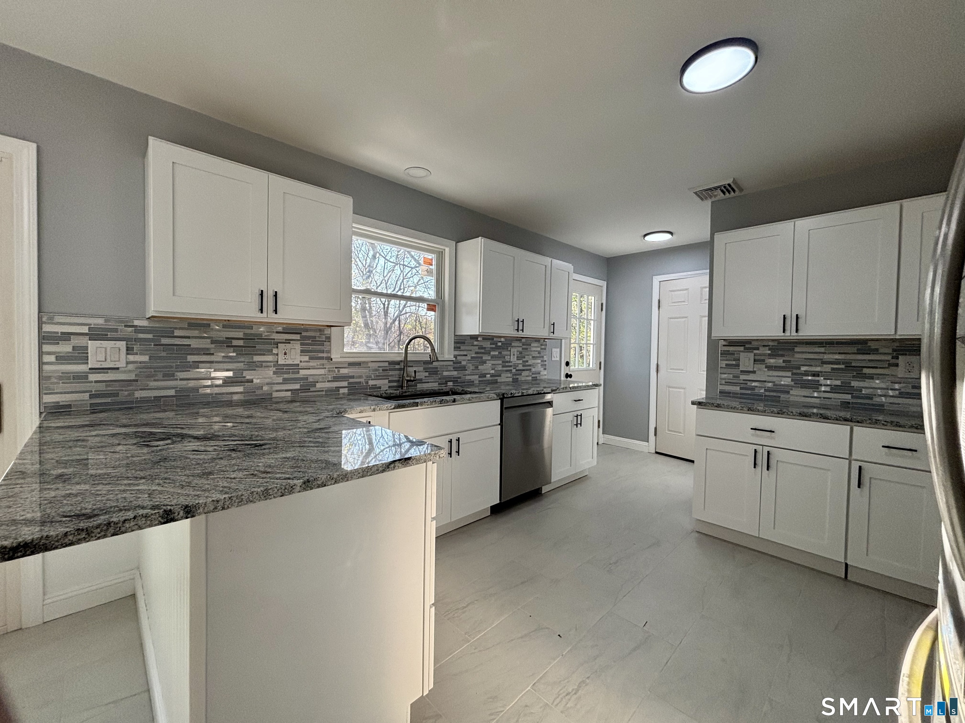 22 Pine Street Waterford CT 06385