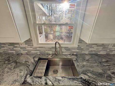 22 Pine Street Waterford CT 06385