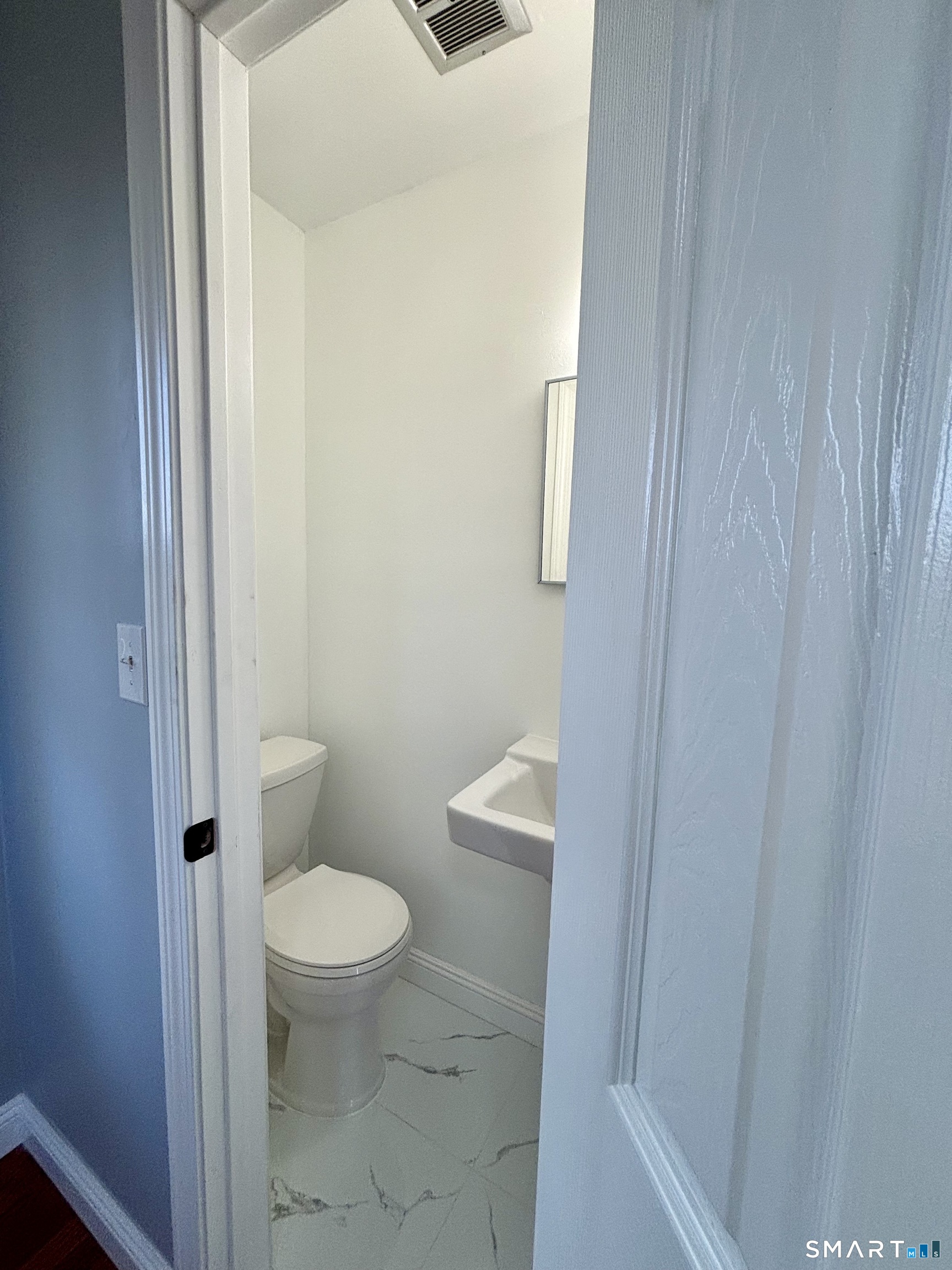 22 Pine Street Waterford CT 06385