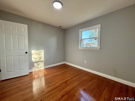 22 Pine Street Waterford CT 06385