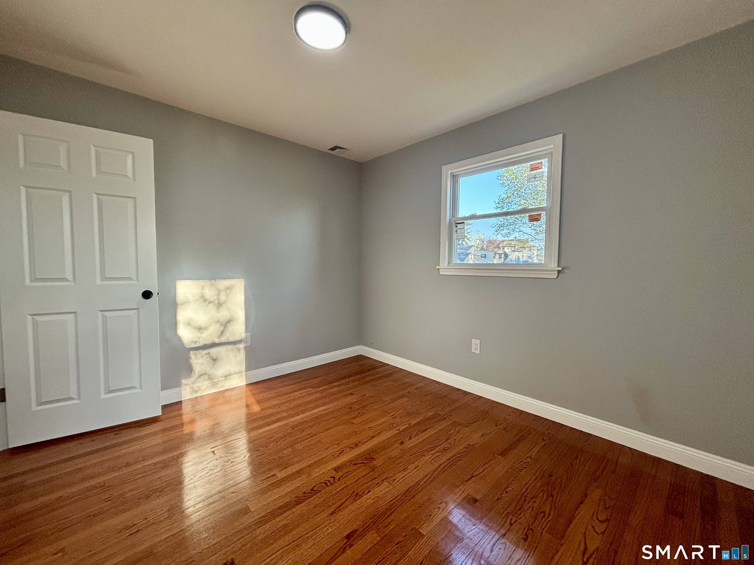 22 Pine Street Waterford CT 06385
