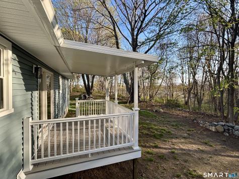 22 Pine Street Waterford CT 06385