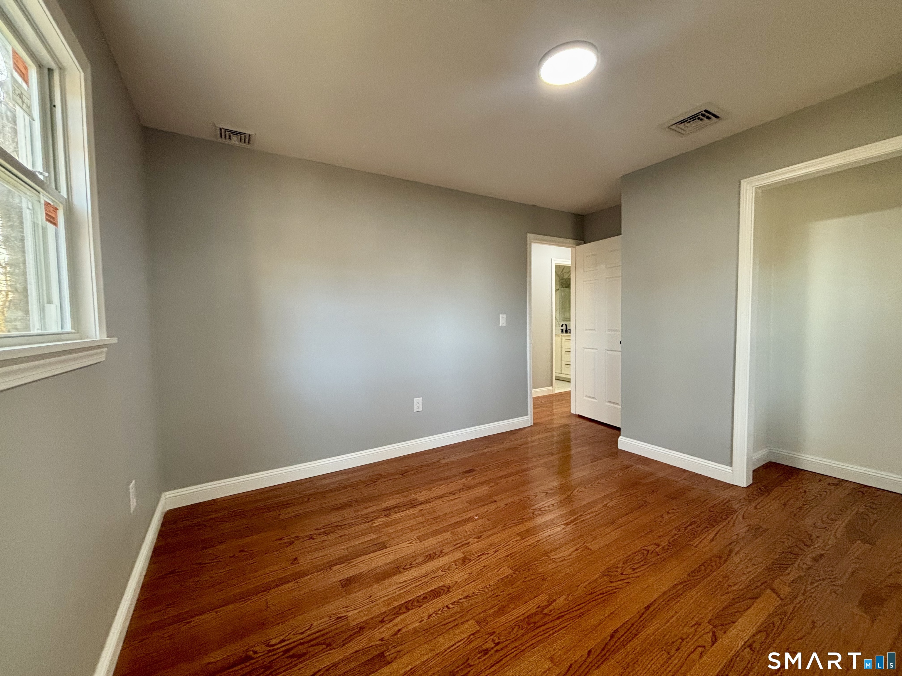 22 Pine Street Waterford CT 06385