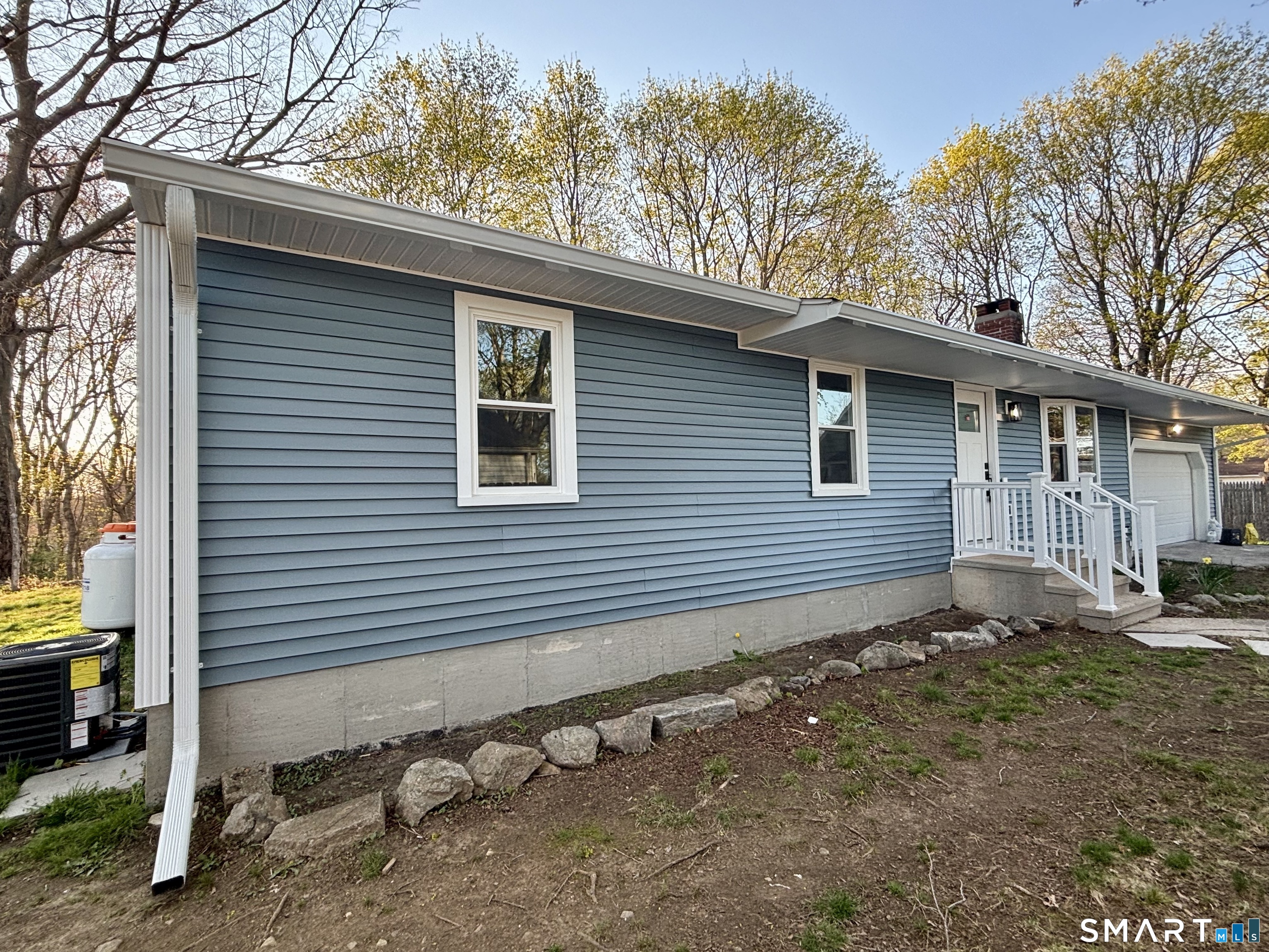 22 Pine Street Waterford CT 06385
