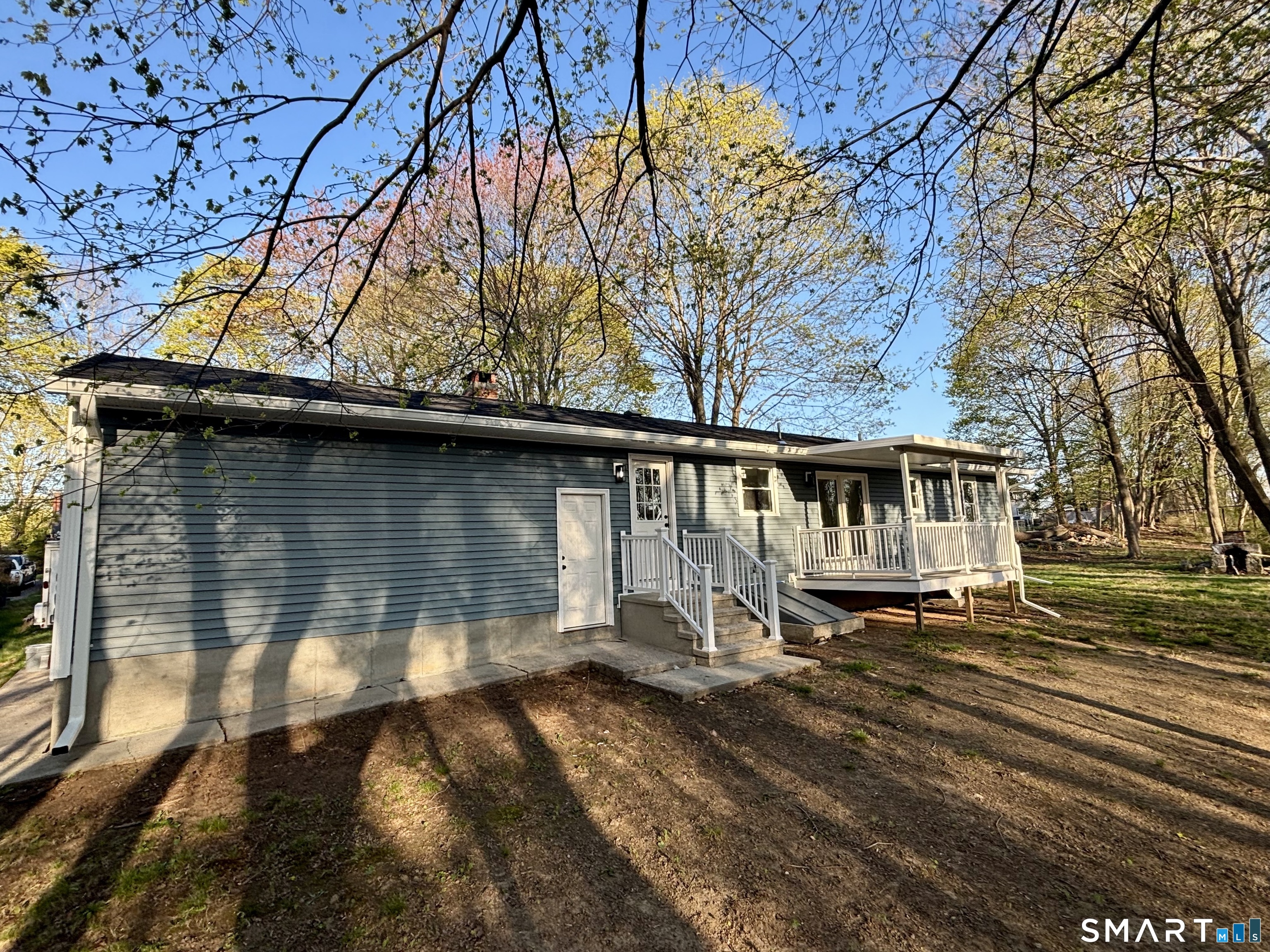 22 Pine Street Waterford CT 06385