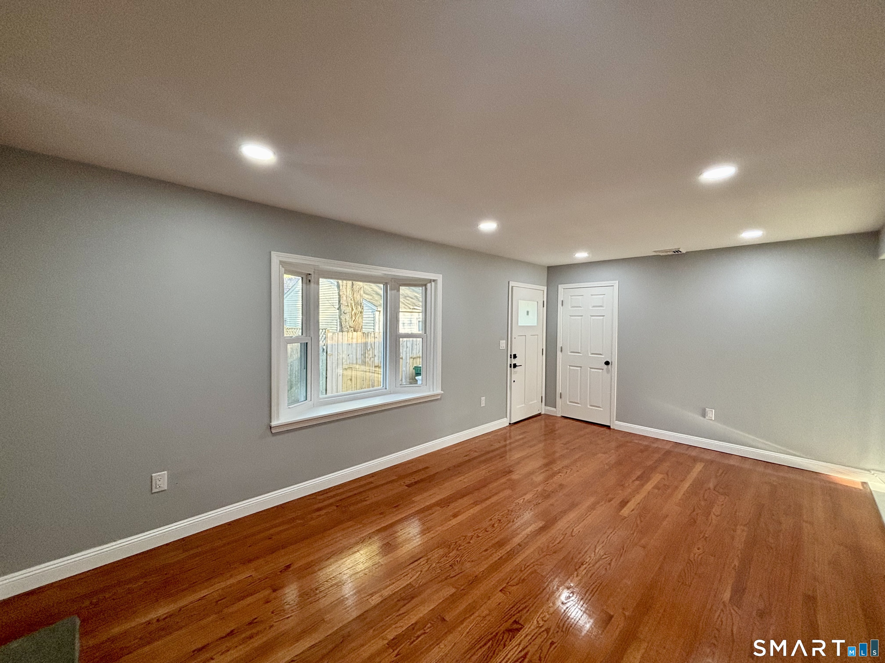 22 Pine Street Waterford CT 06385