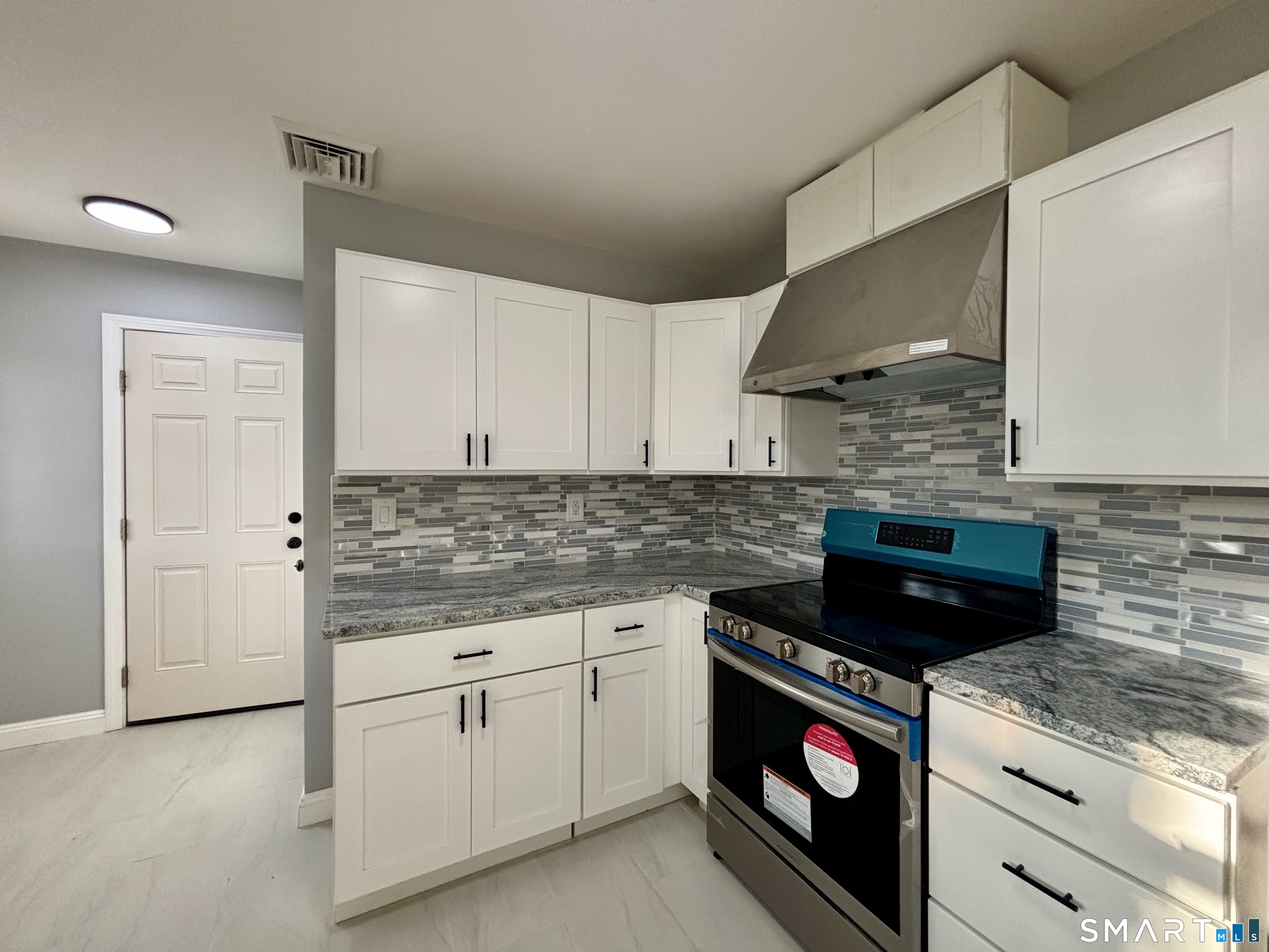 22 Pine Street Waterford CT 06385