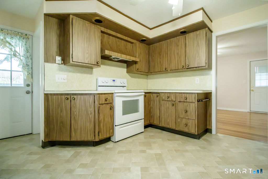21 Stillwell Drive Plainville CT 06062