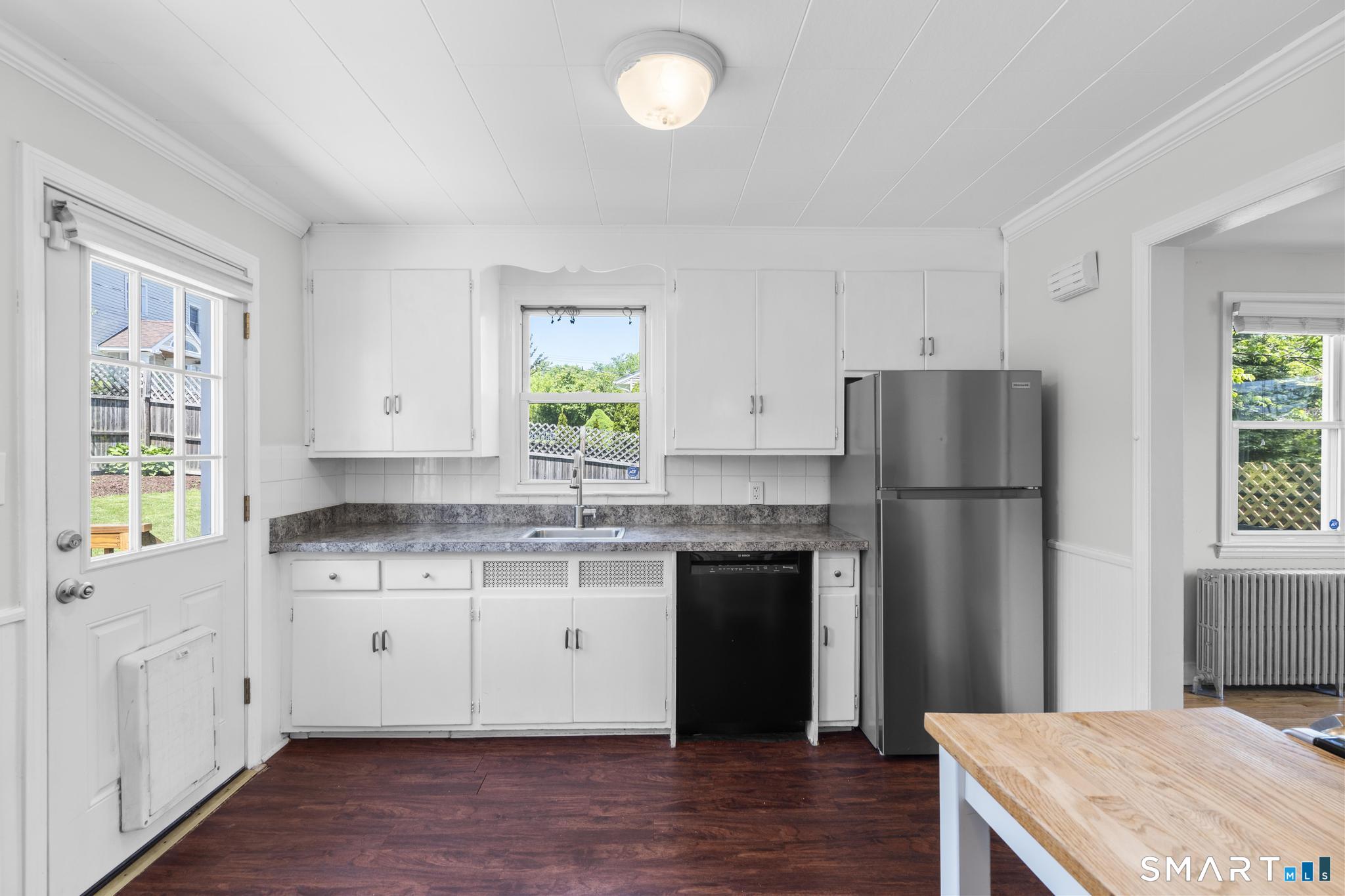 77 Round Hill Road Fairfield CT 06824