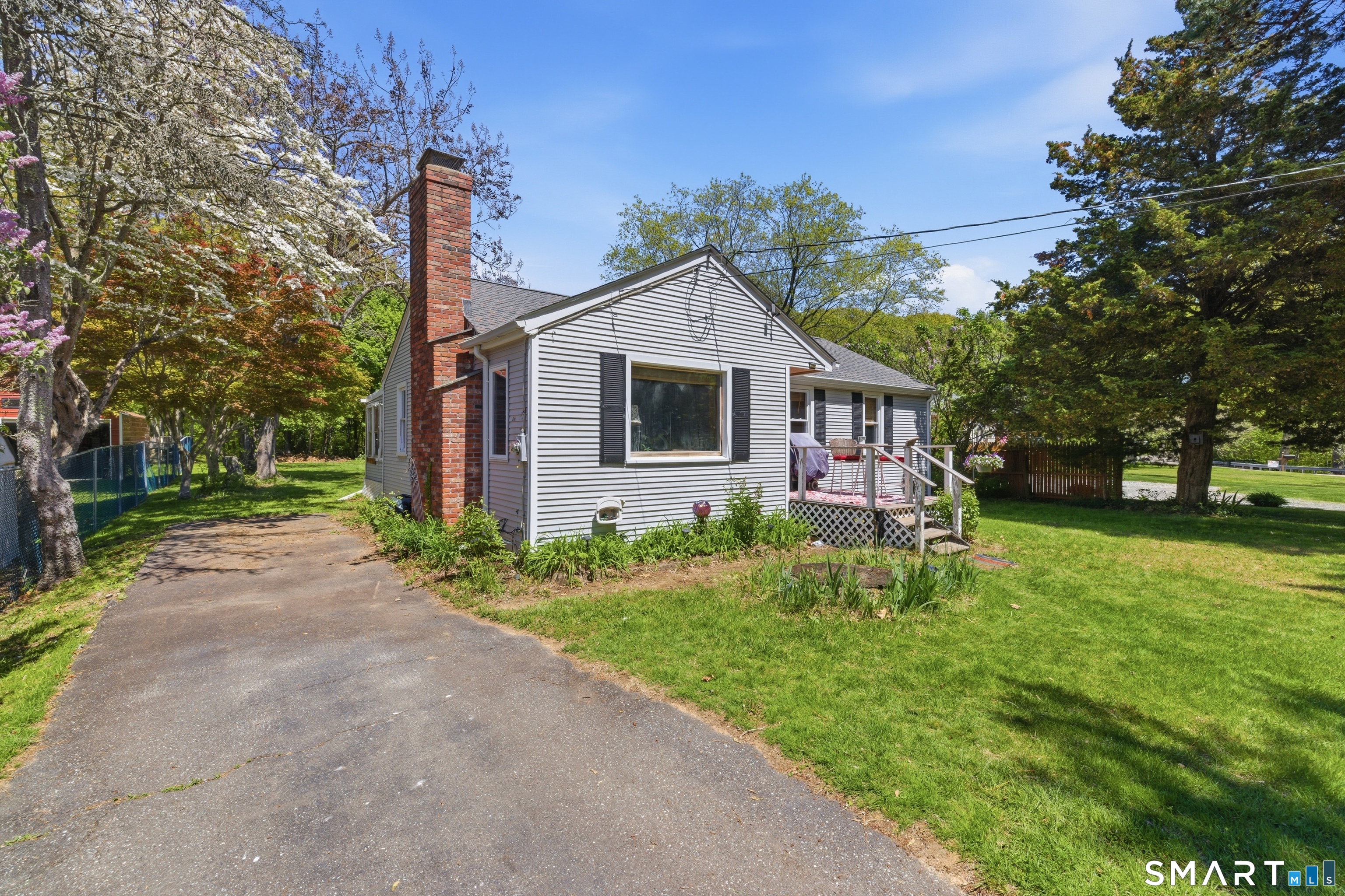 1098 Long Cove Road Ledyard CT 06335