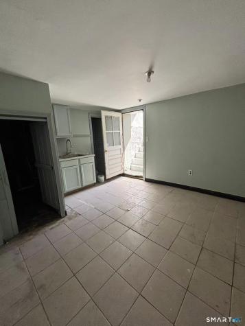 366 Dover Street Bridgeport CT 06610