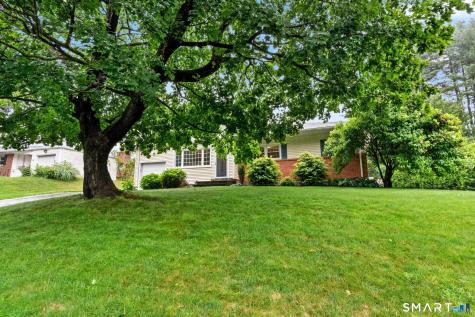 16 East Maxwell Drive West Hartford CT 06107