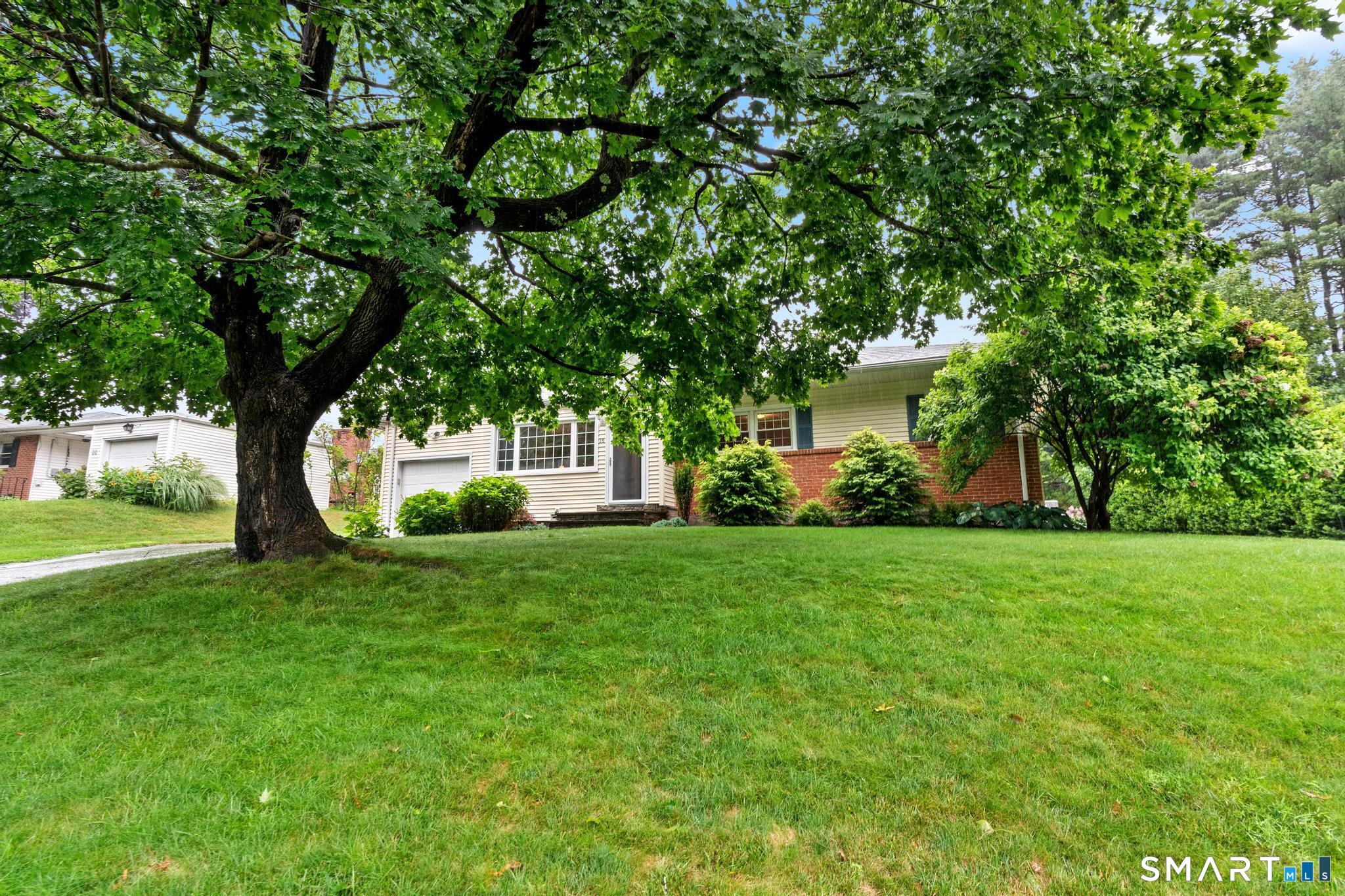 16 East Maxwell Drive West Hartford CT 06107