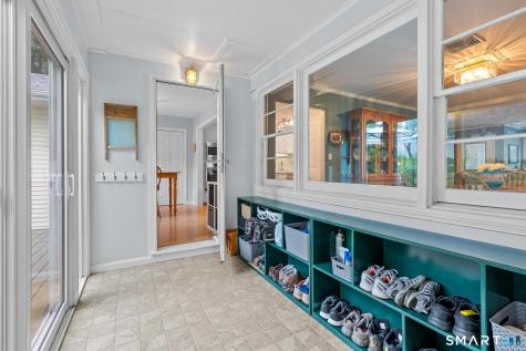 16 East Maxwell Drive West Hartford CT 06107