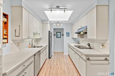16 East Maxwell Drive West Hartford CT 06107