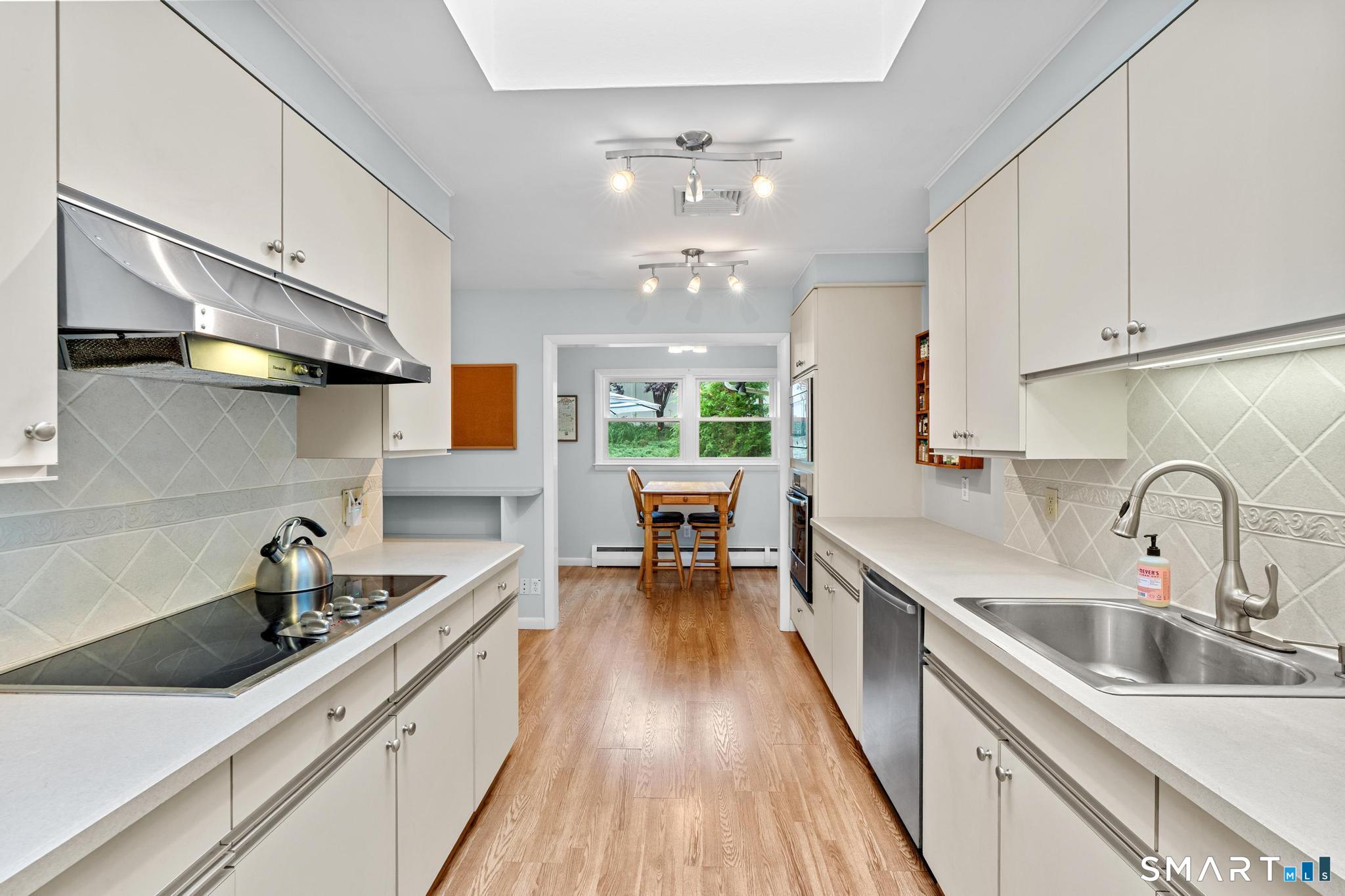 16 East Maxwell Drive West Hartford CT 06107