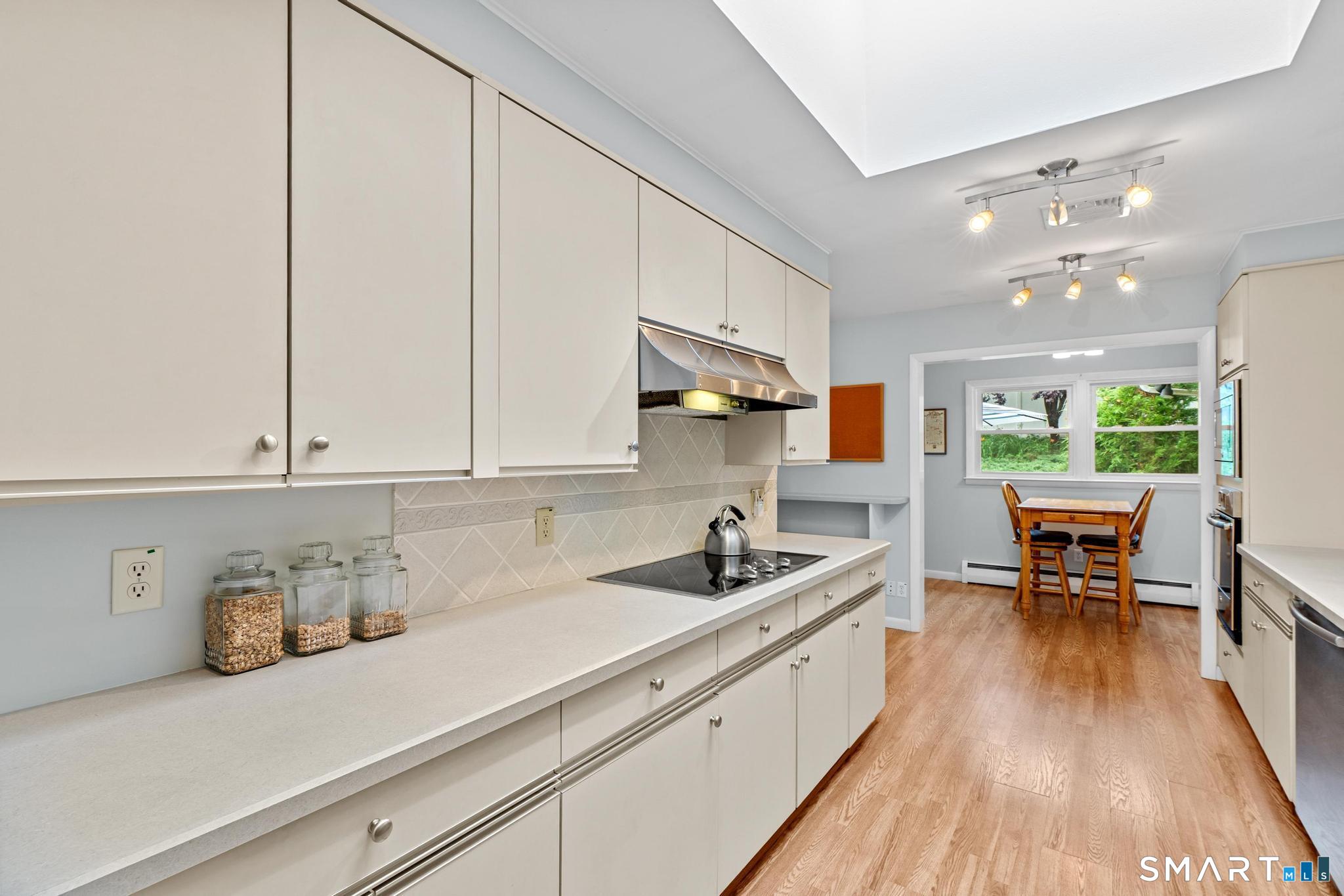 16 East Maxwell Drive West Hartford CT 06107