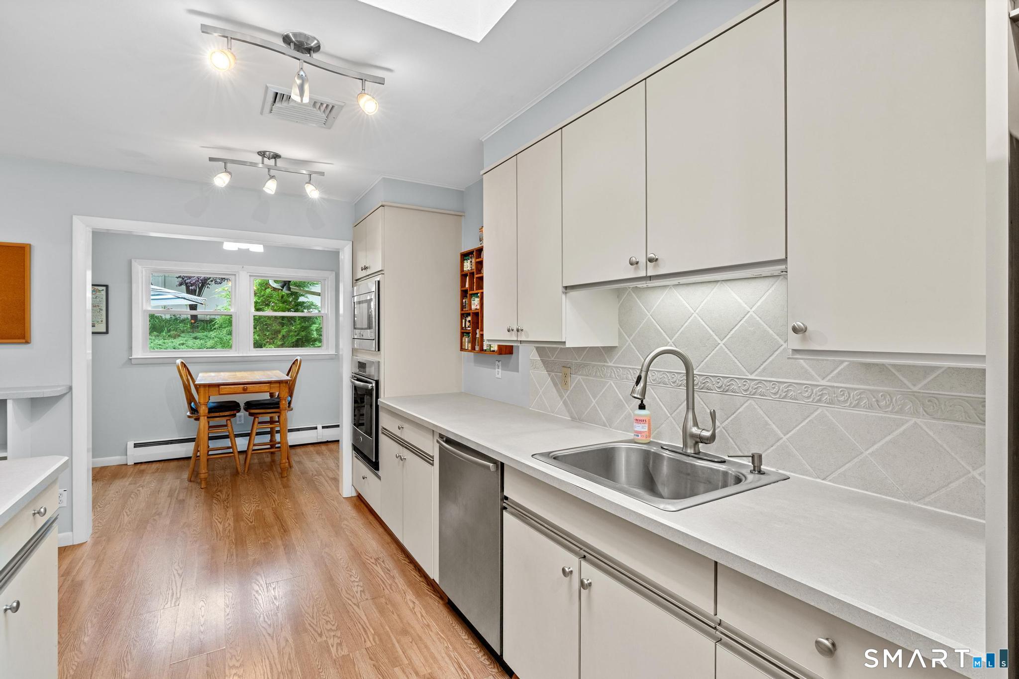16 East Maxwell Drive West Hartford CT 06107