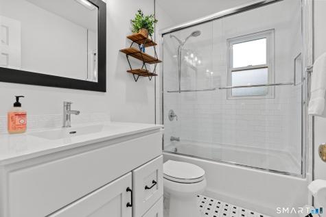 16 East Maxwell Drive West Hartford CT 06107