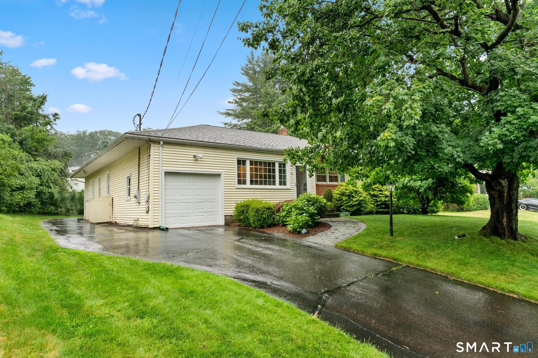 16 East Maxwell Drive West Hartford CT 06107