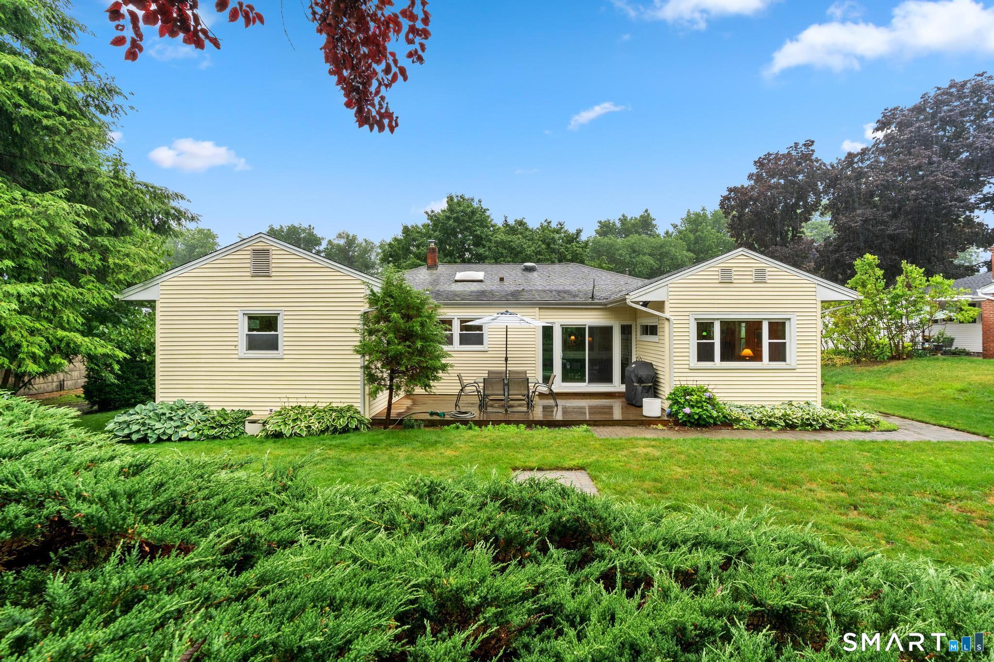 16 East Maxwell Drive West Hartford CT 06107