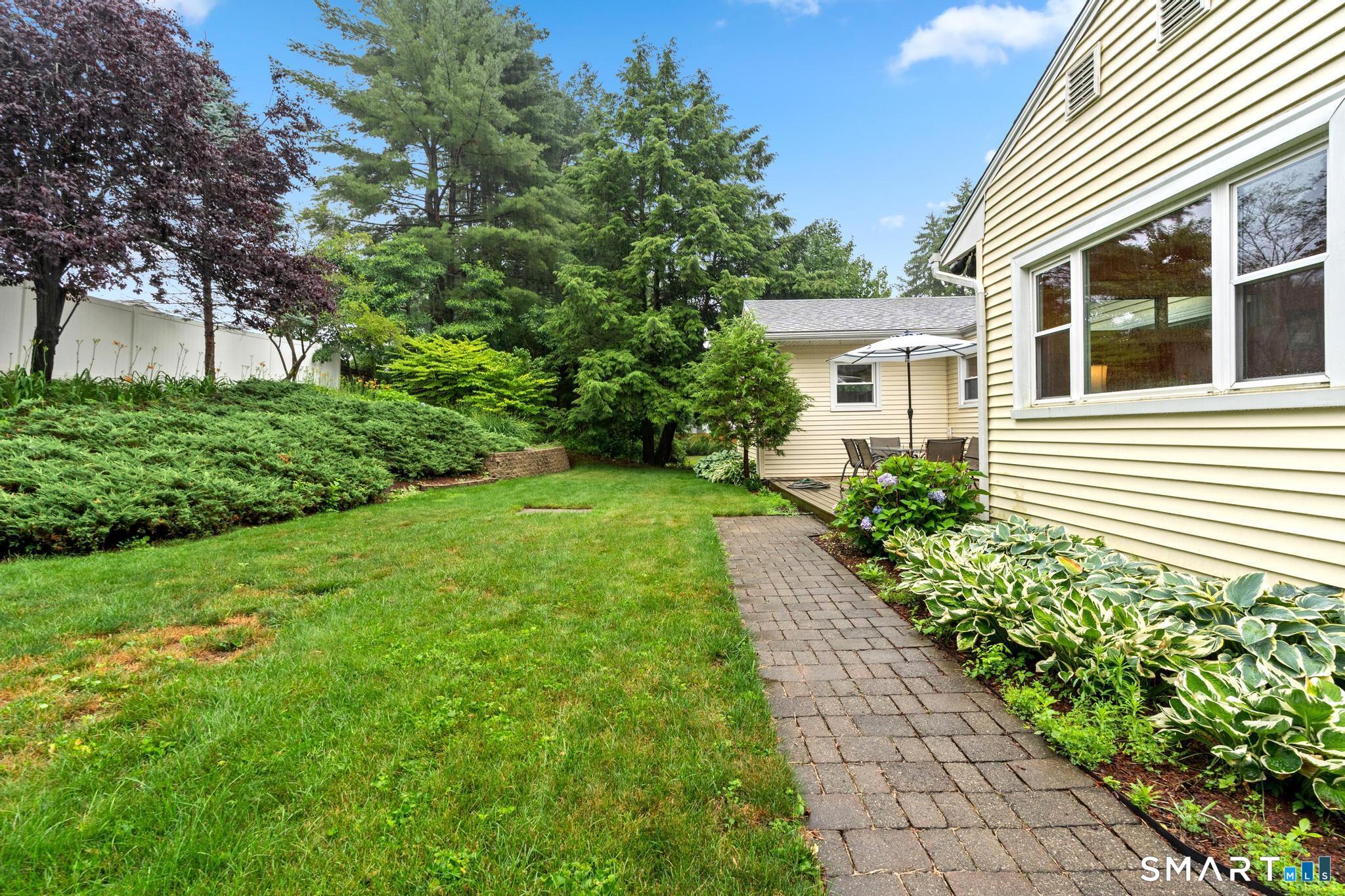 16 East Maxwell Drive West Hartford CT 06107