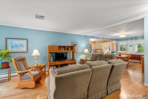 16 East Maxwell Drive West Hartford CT 06107