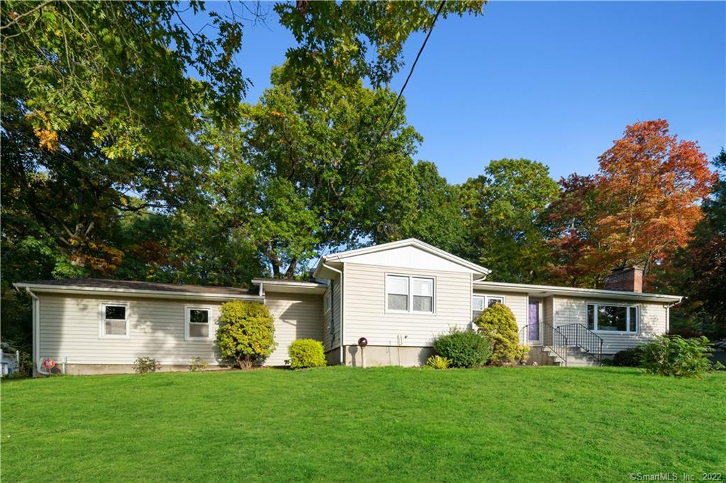 86 Three Mile Hill Road Middlebury CT 06762