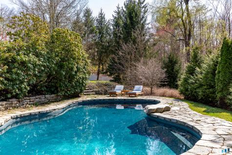 9 Hut Hill Road Bridgewater CT 06752