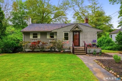32 Cubles Drive East Lyme CT 06357