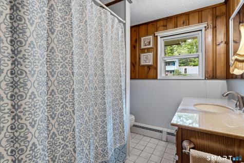 32 Cubles Drive East Lyme CT 06357