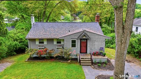 32 Cubles Drive East Lyme CT 06357
