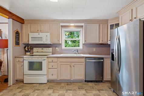 32 Cubles Drive East Lyme CT 06357