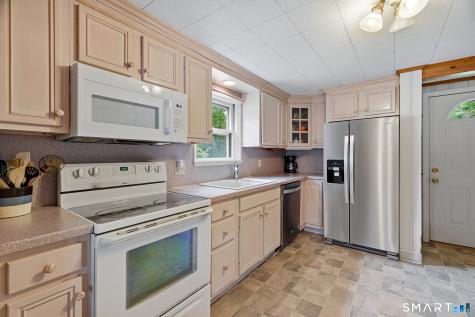 32 Cubles Drive East Lyme CT 06357