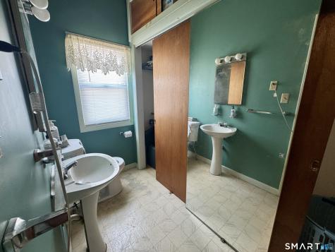 15 Warren Street New London CT 06320