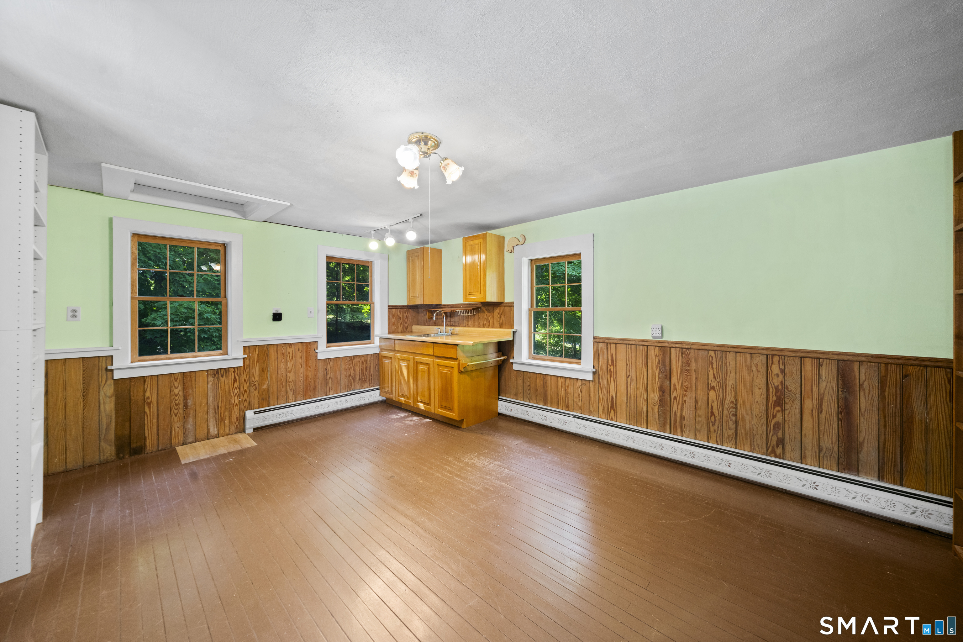 31 School Street Avon CT 06001