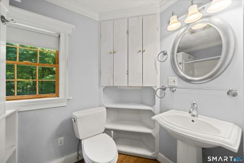 31 School Street Avon CT 06001