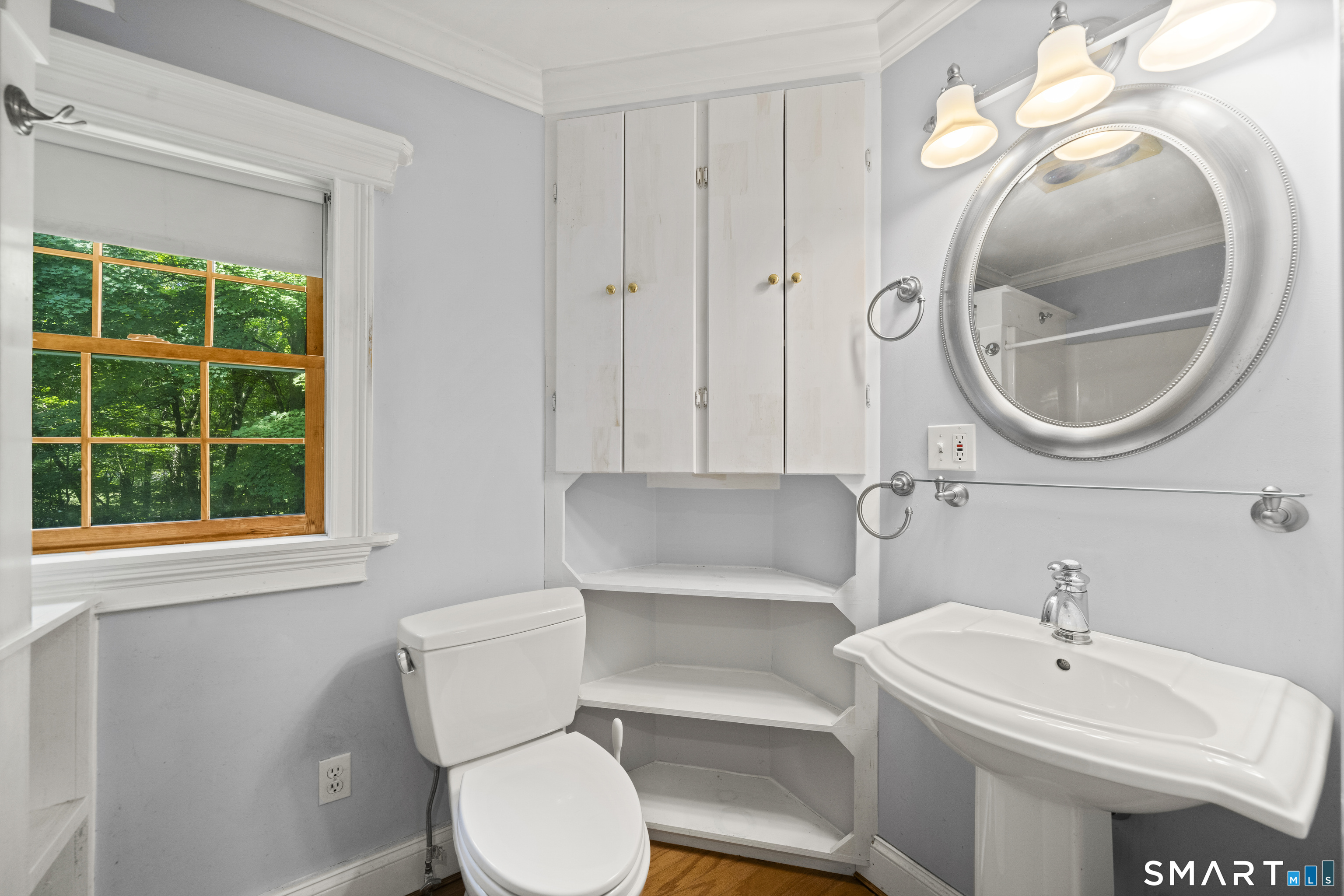 31 School Street Avon CT 06001