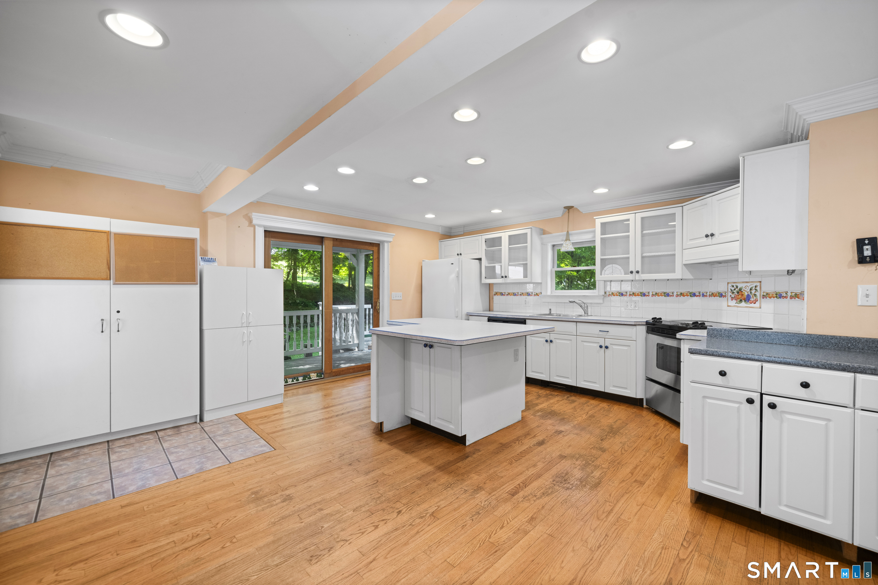 31 School Street Avon CT 06001