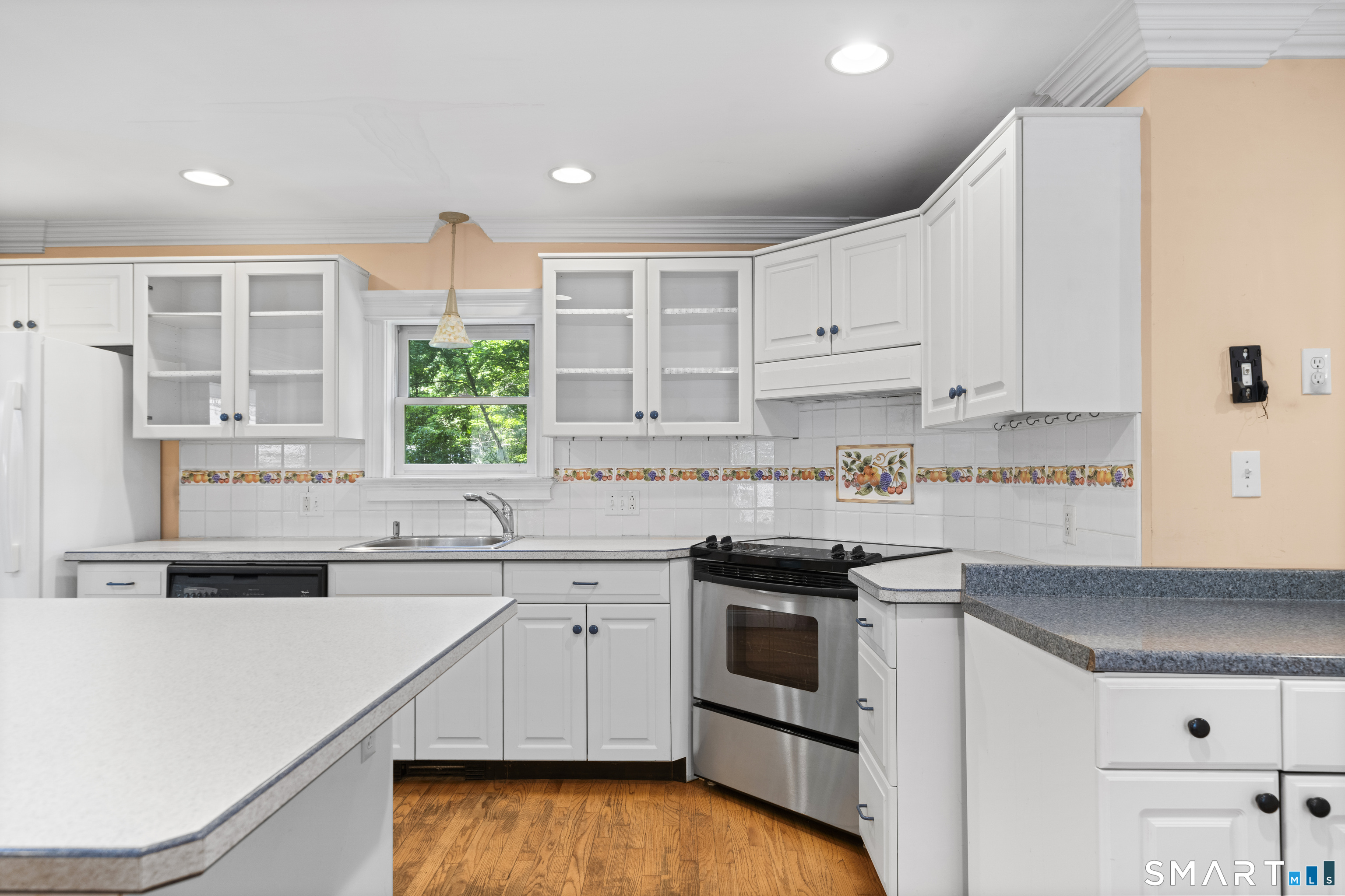 31 School Street Avon CT 06001
