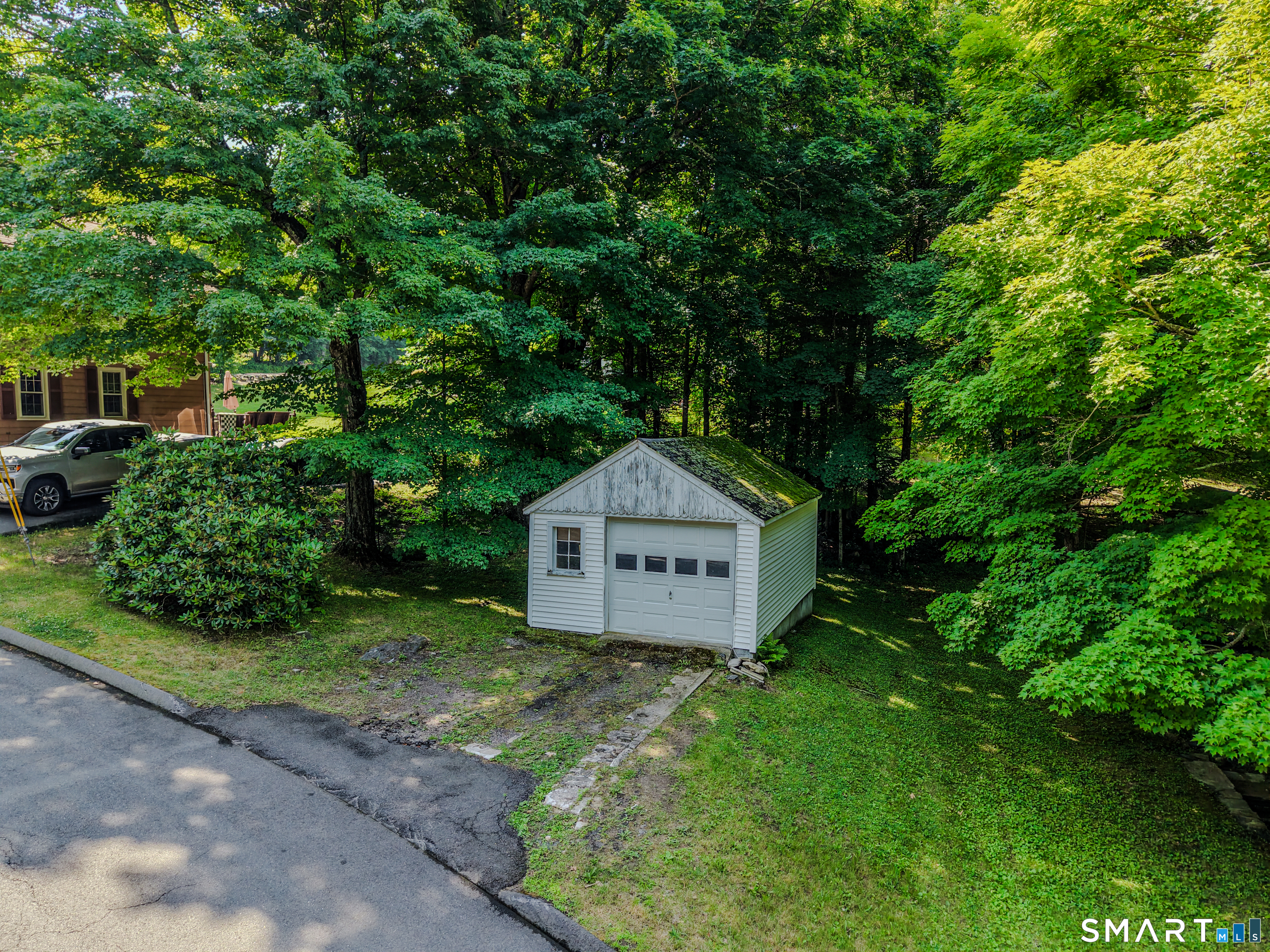 31 School Street Avon CT 06001